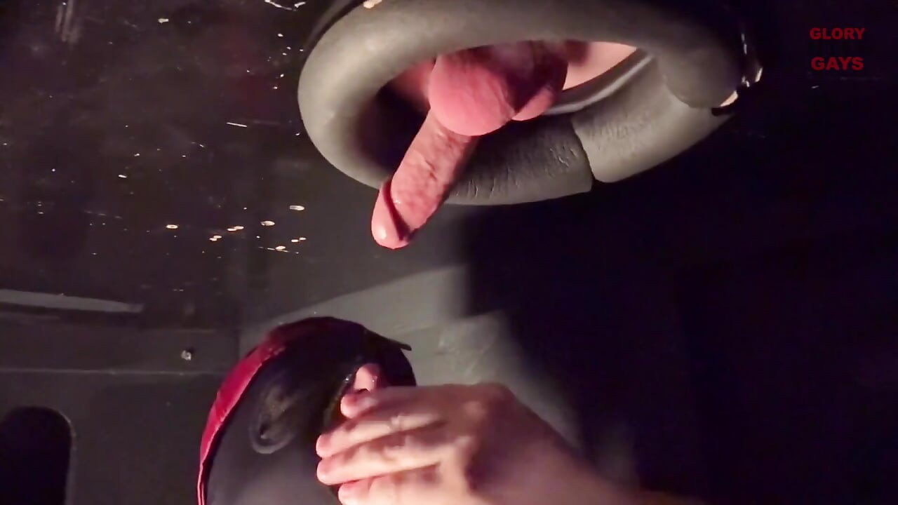 Gloryhole Milking Station