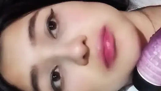 Латина с красивыми круглыми сиськами
