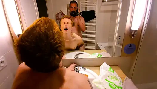 Ich beginne es im Bett und beende es im Badezimmer