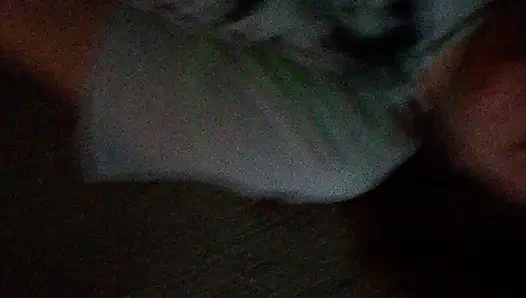 Hallo xHamster! Mein erstes mal, dass ich aufgenommen werde, masturbiere meine enge 19-jährige muschi und lutscht schwanz!