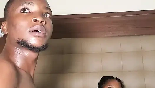 Pijat erotis dari sugermaku yang kaya