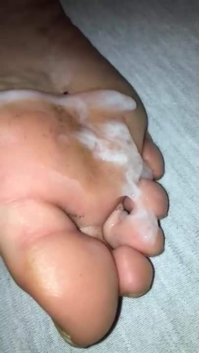 Sweaty soles cum explo