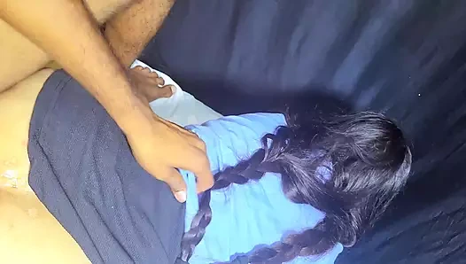 Desi-studentin hart von ihrer lehrerin gefickt