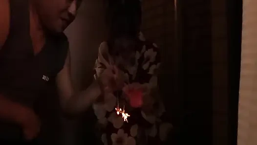 Hiyori ile yaz gecesi pırıltı anısı eğlenceli ve samimi bir ev ziyareti karşılaşmasına dönüşüyor