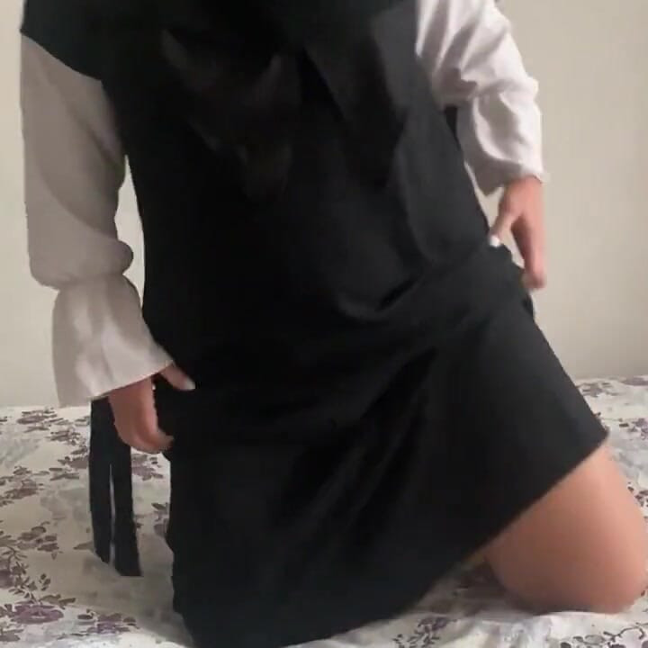 Syrian MILF in Hijab Masturbates Hairy Pussy to Orgasm.