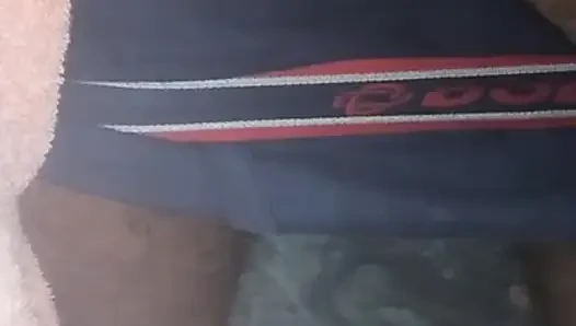 Mera pati bur nhai mila to chupke se land ka pani nikal diya