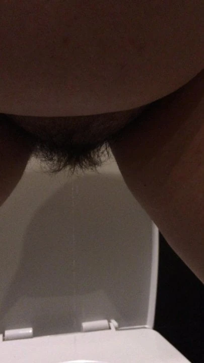 hairy bush pissing