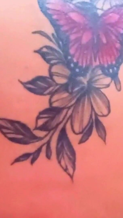 (クリームパイ)隣人が彼女のマンコの中に入った後、マンコからコンドームの精液が滴り落ちることはありません | クリップ 1