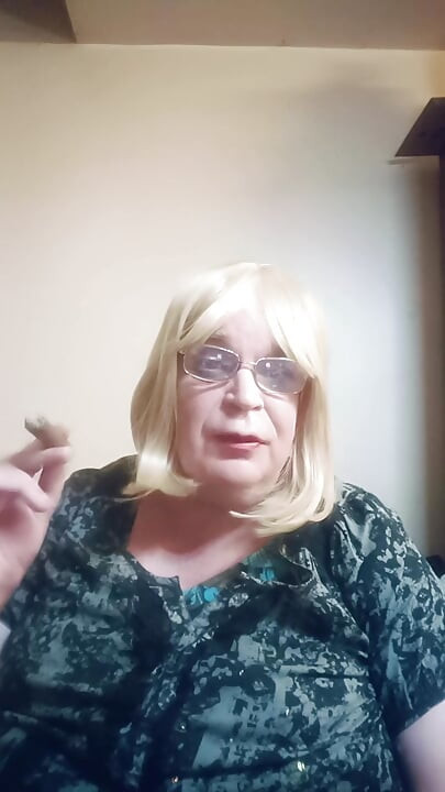 September 2026 VLOG - Chewing the fat whilst smoking a cigar