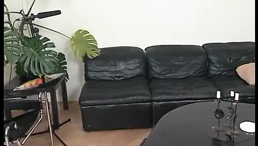 Kıllı sürtük oyuncu seçmelerinde amını muzla dolduruyor
