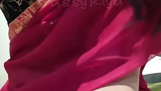 Freche Riya Saare Hautnah Dekolleté