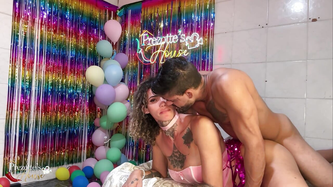 Sabrina Prezotte hisak ile sikişiyor ne ateşli seks, gerçekten çok zevkliydi.