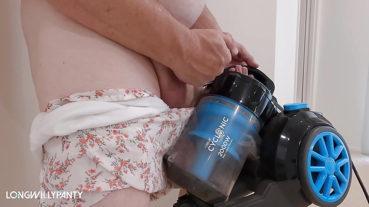 Straight uncock cock gets a blowjob from the vacuum.
