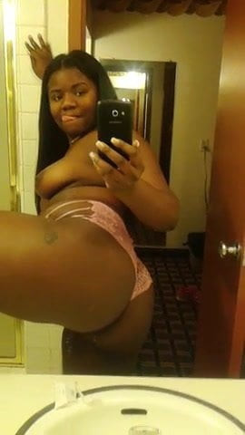 Thick slut show off her body