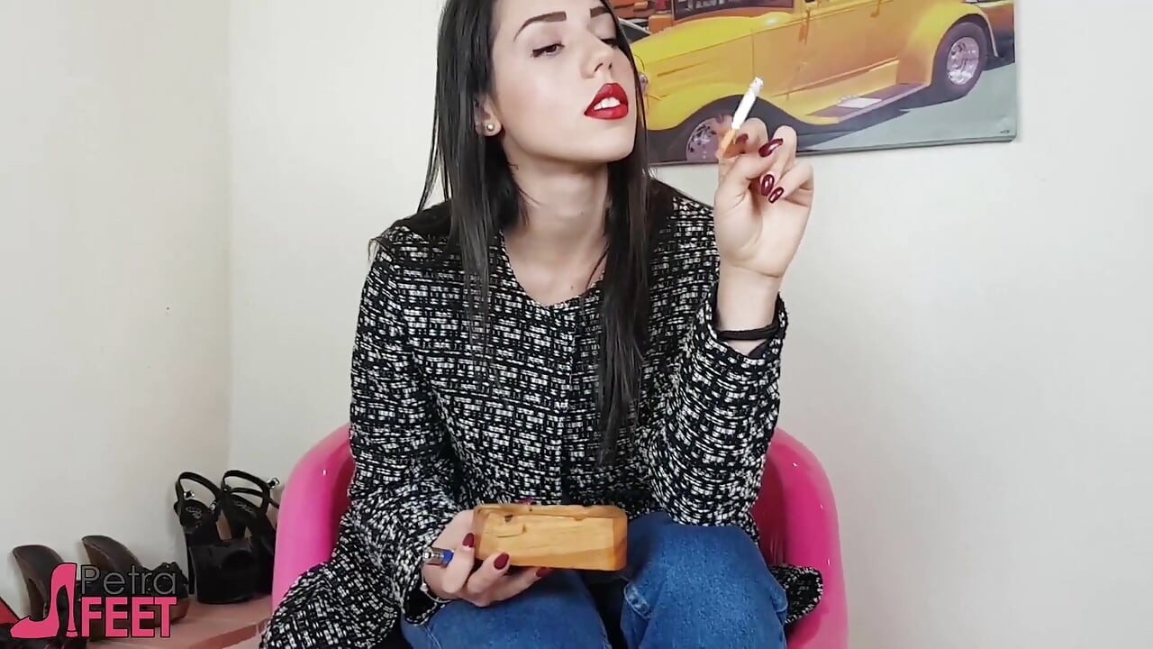 Italian beauty loves smoking cigars