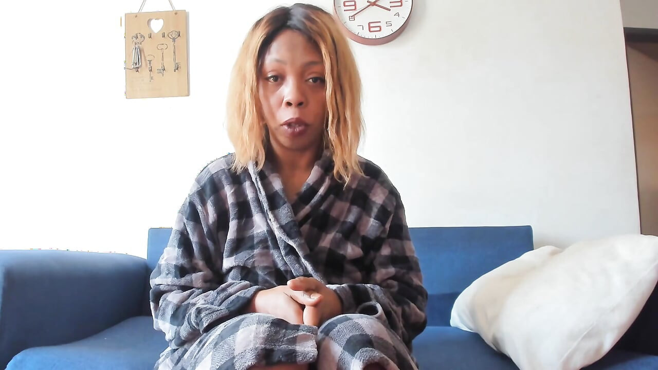 Stepmom oders stepson solo role-play