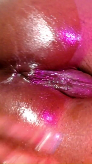 Must-see moment from "iHeartLeila - Ass fetish and Training"