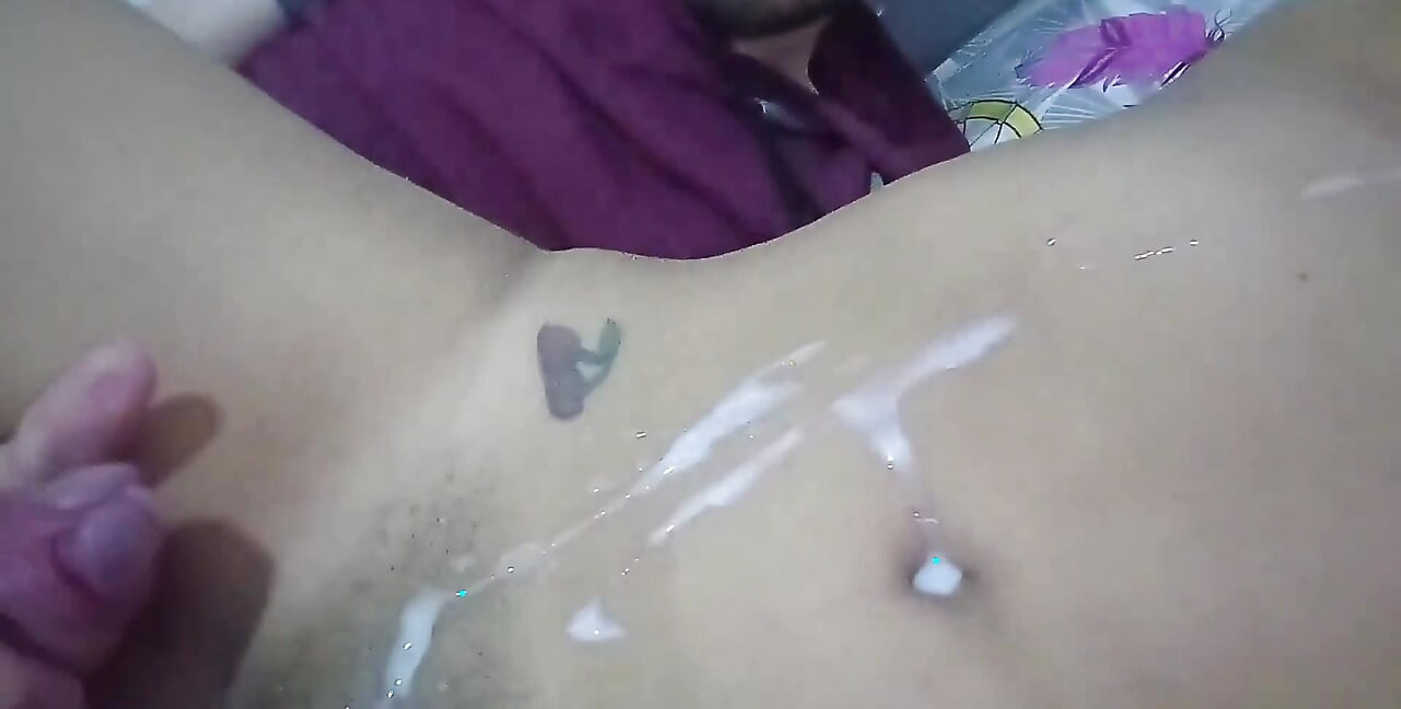 Aku lagi asik nyepong kontol besar sampai dia puas banget