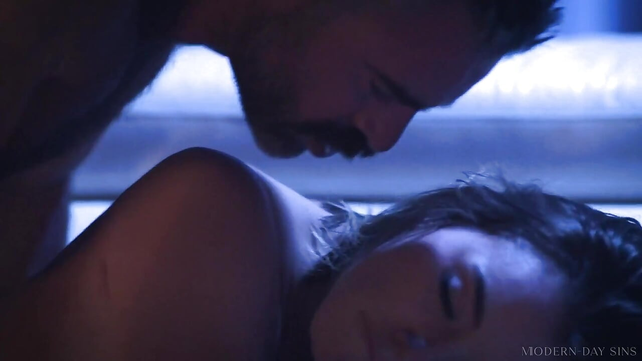 Modern-day Sins - Slutty Teen Anny Aurora Sneaky Fucks Her Bestie's Stepdad During Sleepover!