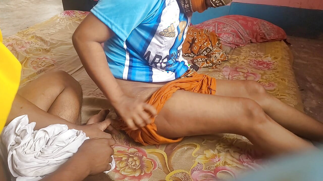 Viral video of a sexy Bangladeshi Argentina supporter wearing a dhoti