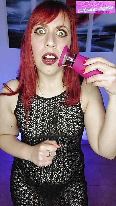 Meu chefe me pega usando as roupas e brinquedos de sua esposa! Não recuem, eu farei o que for preciso!