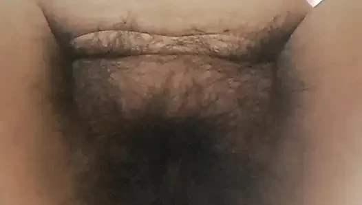 showing from below mom's mature and hairy pussy