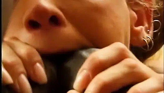 Черно-белый секс вчетвером, трахаю задницу, лизание киски в позе 69