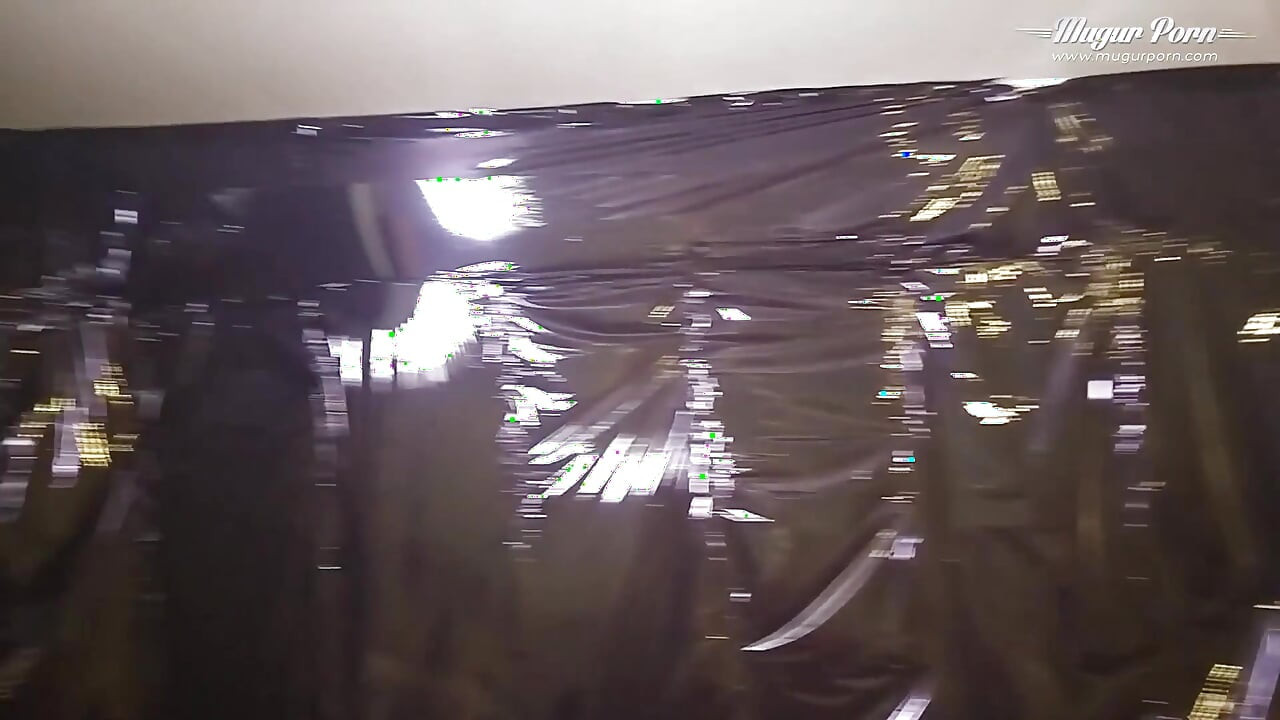 בחורה רוסייה צמודה קיבלה טעימה של סקס אנאלי