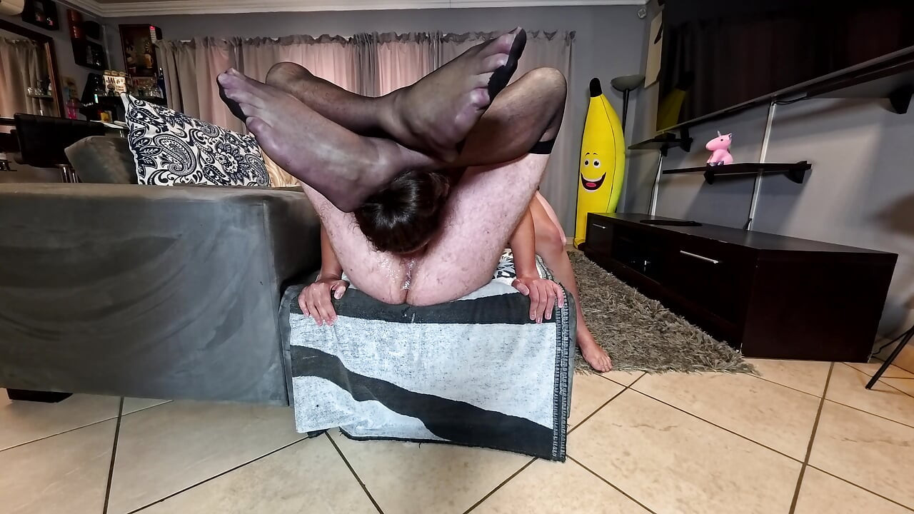 GARGANTA PROFUNDA ENGASGANDO PROSTITUTA ficando toda desleixada no meu pau para obter uma GOZADA NA GARGANTA