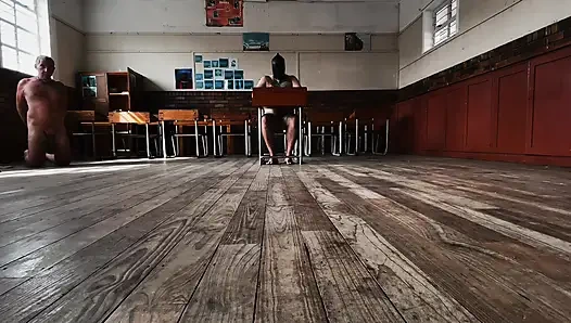 Dominatrix sahibe April - köle eğitim akademisi