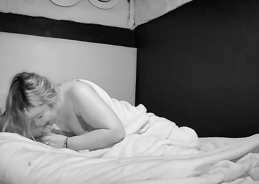 PUCHIS - MATURE BIG ASS SUCKS HER STEPSON'S COCK