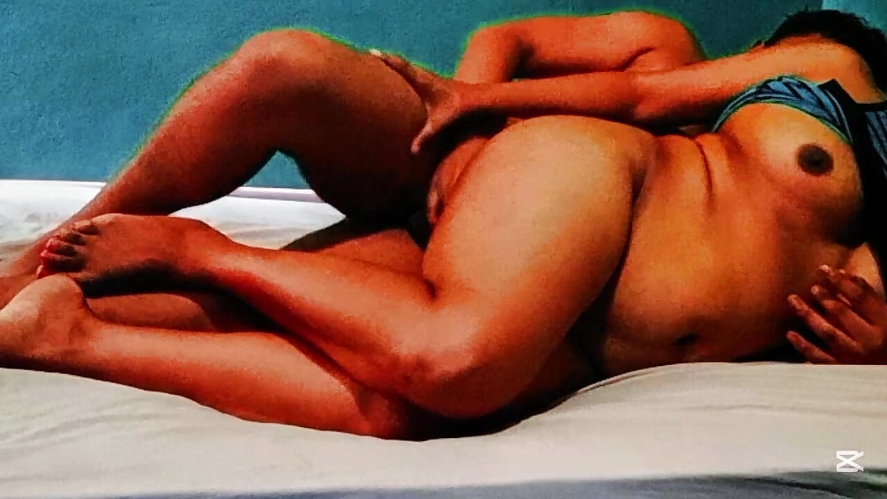 استفد ، ضعه في داخلي ، زوجي سيأتي في غضون ساعة