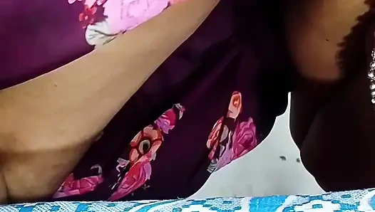 Desi Bhabhi's big pussy fun sex Hindi audio Desi sexy video, xxx video