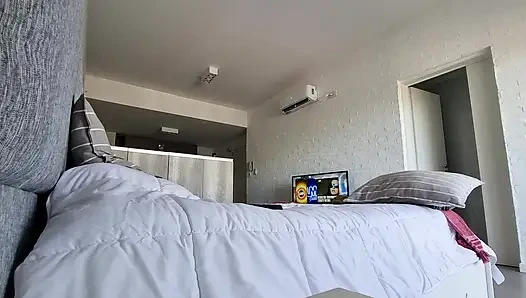 Onunla Tinder'da tanıştım ve sadece sikilmek için bir porno videosu çekmeme yardım etti