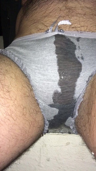 Grey panty piss no.1