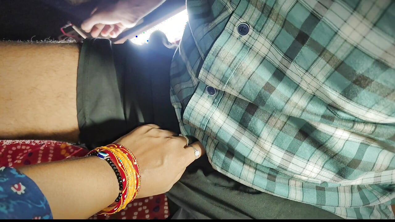 Soția mea șefă îmi dă bani în plus pentru a-mi sug pula și a mâncat sperma la șefa care nu este acasă