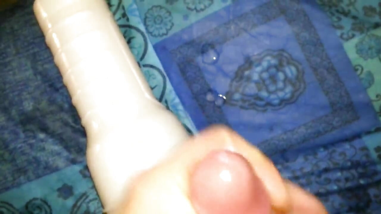 My Fleshllght. The first time I try one.... wooooow what an orgasm!!!