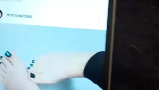 bir takipçi seksi kalın ayaklar için Cumtribute