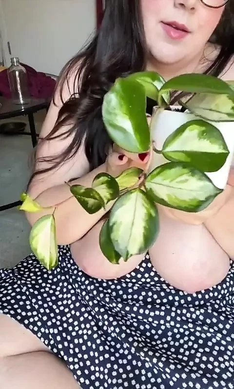 Topless Big Tit BBW Houseplant Tour