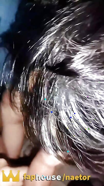 レディボーイにオーラルセックスをする。