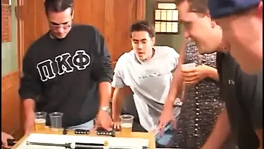 Unschuldiges gameplay wird zu geilem dreier