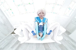 Sora suda hat einen orgasmus mit zwei spielsachen