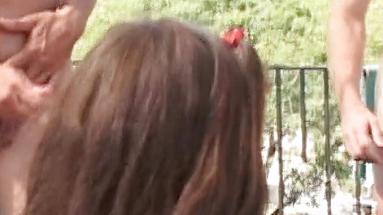 20 éves első gangbang baszás