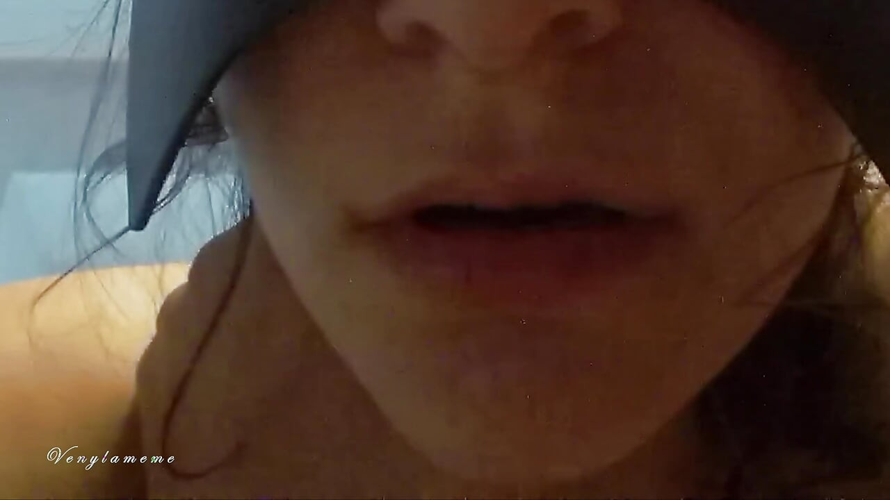 Cavalgando meu marido em primeiro plano até eu gozar e depois boquete até ele gozar na minha boca