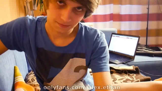 Getting sucked by sweet, amateur twink