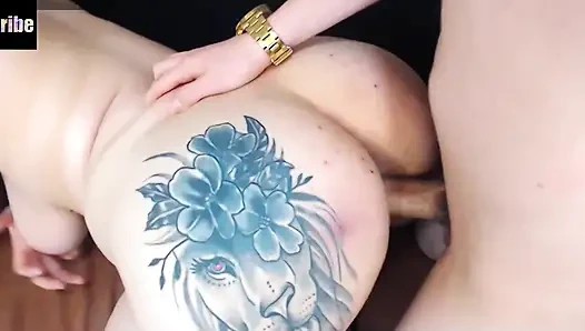 Sexy kolumbianerin wird während eines freundestreffens in pov gefickt