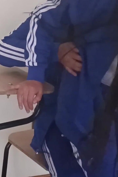To je ono što pravi prijatelji rade kada je učionica prazna. (1. dio)