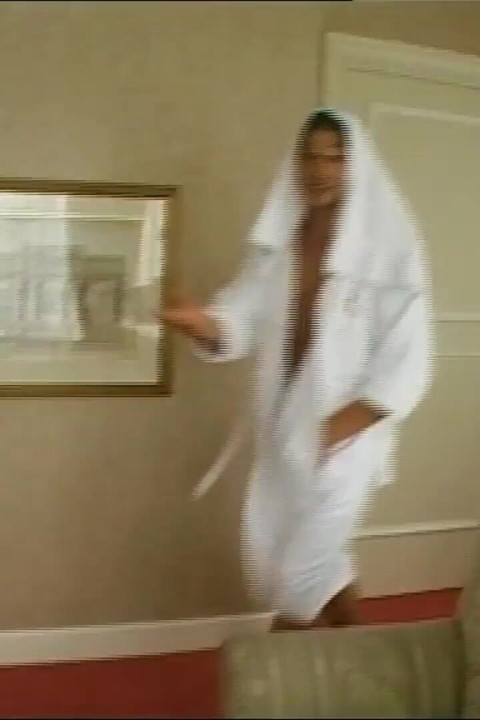 Două curve excitate sunt satisfăcute să facă sex cu pula monstruoasă tare