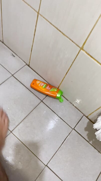 Στο ντους μαζί