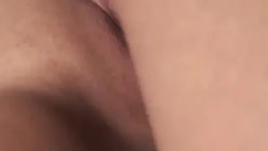 Olgun sarışın orta yaşlı seksi kadın amını dölle ıslatıyor